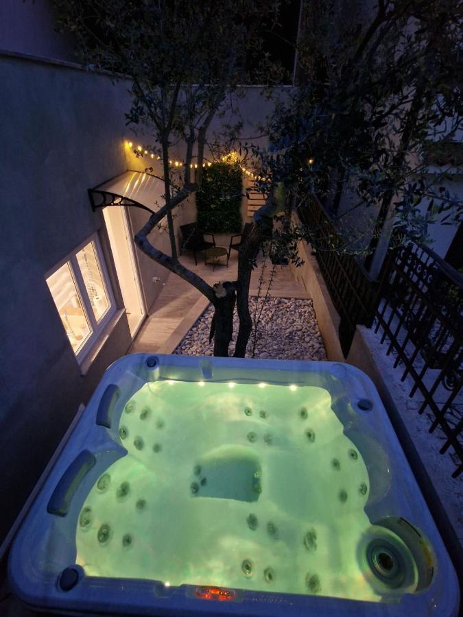 Studio Apartment Mare With Private Garden And Jacuzzi Винкуран Экстерьер фото