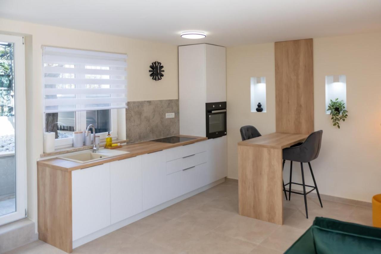 Studio Apartment Mare With Private Garden And Jacuzzi Винкуран Экстерьер фото